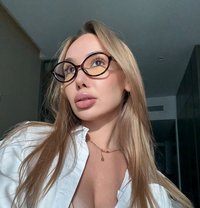 Viki - escort in Dubai