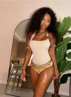 Vikki - escort in Ho Chi Minh City Photo 3 of 4