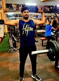 Vikky Call Boy - Male escort in New Delhi Photo 4 of 6