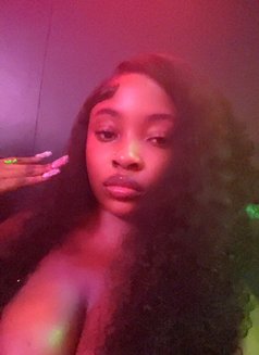 Vikky - escort in Abidjan Photo 3 of 4