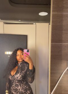 Vikky - escort in Abidjan Photo 4 of 4