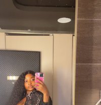 Vikky - escort in Accra