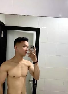 Viko - Male escort in Bali Photo 2 of 4