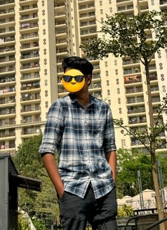 Vikram Electronic City - Acompañantes masculino in Bangalore Photo 3 of 4