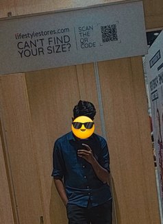 Vikram Electronic City - Acompañantes masculino in Bangalore Photo 4 of 4