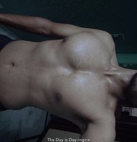 Vikram - Acompañantes masculino in New Delhi