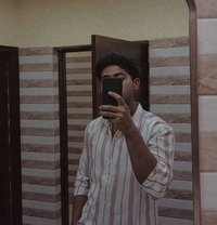 Vikram Roy - Intérprete masculino de adultos in Kolkata