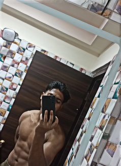 Aayansh Roy - Male escort in Kolkata Photo 5 of 6