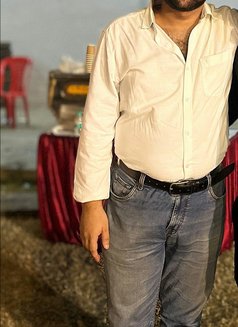 Vikram Sharma Companionship - Acompañante masculino in New Delhi Photo 1 of 2