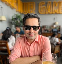Viks - Male escort in New Delhi
