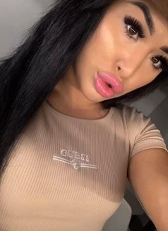 Viktoria - puta in Dubai Photo 8 of 8