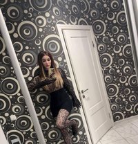Viktoria Russia - Transsexual dominatrix in İstanbul