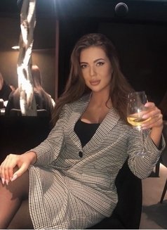 Viktoria - escort in Dubai Photo 1 of 6