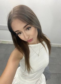 Viktoria - escort in Hong Kong Photo 6 of 11