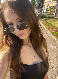 Viktoria - escort in Hong Kong Photo 10 of 11