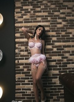 Best shemale big cock - Intérprete transexual de adultos in Dubai Photo 6 of 15