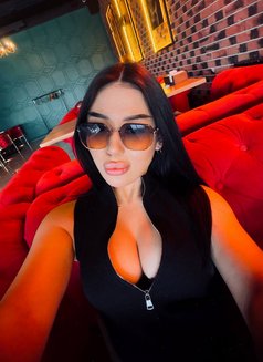 Vila - escort in Dubai Photo 2 of 6