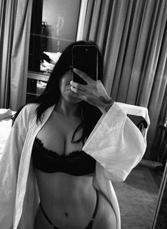 Vila - escort in Dubai Photo 5 of 11