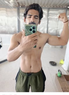 Vin - Acompañantes masculino in Pune Photo 3 of 5
