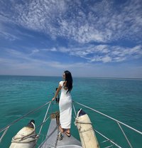 Vina - puta in Jakarta