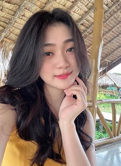 Vinalesi - dominatrix in Jakarta Photo 3 of 3