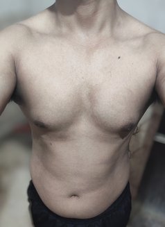 Vinay, No Charges involved...just fun - Acompañantes masculino in New Delhi Photo 2 of 3