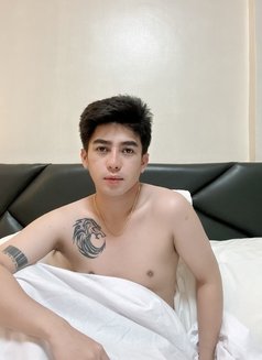 JUST ARRIVED VINCE - Male escort in Bangkok Photo 3 of 11