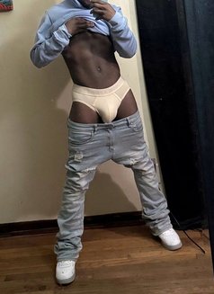 Vincent - Male escort in Mombasa Photo 2 of 4