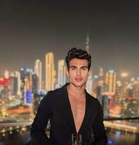 Vincenzzo - Male escort in Al Manama Photo 4 of 7