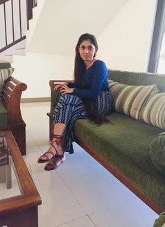 Vindya S - puta in Kotte Photo 2 of 6