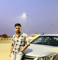 Vineet - Male adult performer in New Delhi