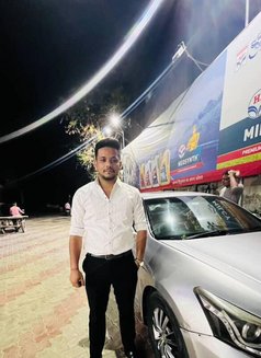 Vineet - Intérprete masculino de adultos in New Delhi Photo 2 of 3