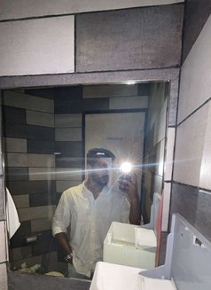 Vini Arora - Male escort in Mumbai Photo 3 of 4