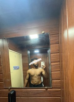 Viniiiii - Male escort in Mumbai Photo 3 of 3