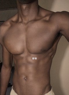 Vini - Acompañantes masculino in Nairobi Photo 3 of 4