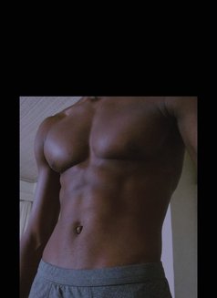 Vini - Acompañantes masculino in Nairobi Photo 4 of 4