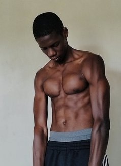Vini - Male escort in Nairobi Photo 6 of 6
