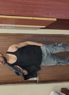 Vinit - Acompañantes masculino in Kolkata Photo 3 of 3