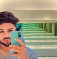 Vinit - Male adult performer in Mumbai