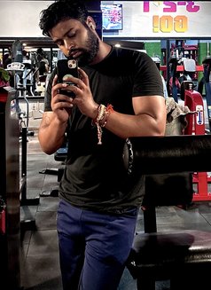 Vinit - Male escort in New Delhi Photo 2 of 3