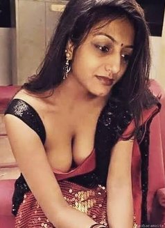Vinita Roy - puta in Hyderabad Photo 1 of 1