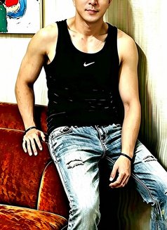 Vino Masseure - Acompañantes masculino in Jakarta Photo 4 of 4