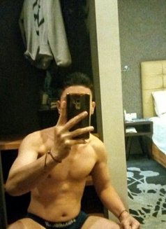Vino Sensual Esc - Male escort in Jakarta Photo 2 of 3