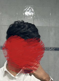 Tall Relaxing Gentleman - Male escort in Colombo Photo 4 of 6