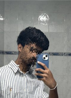 Tall Relaxing Gentleman - Male escort in Colombo Photo 5 of 6