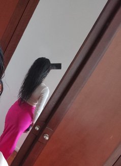 Vinu Fernando - puta in Colombo Photo 3 of 5