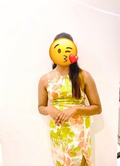Vinu - escort in Colombo Photo 1 of 3