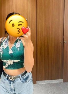 Vinu - escort in Colombo Photo 2 of 3