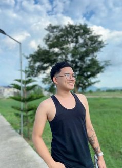 Vinz - Male escort in Manila Photo 4 of 4