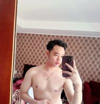 Vinzz - Male escort in Singapore